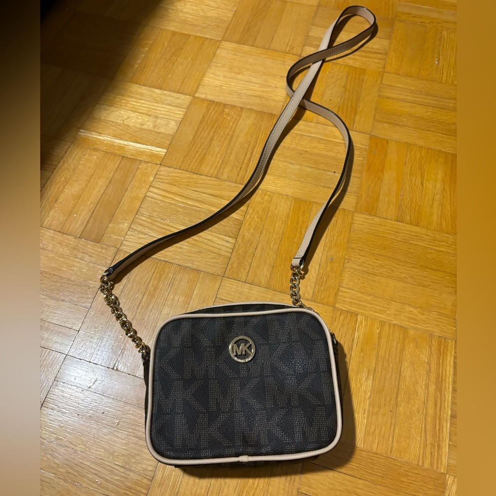 Michael Kors Cross Body Bag